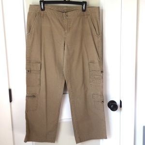 Columbia Sportswear Company Khaki Pants size 12 regular